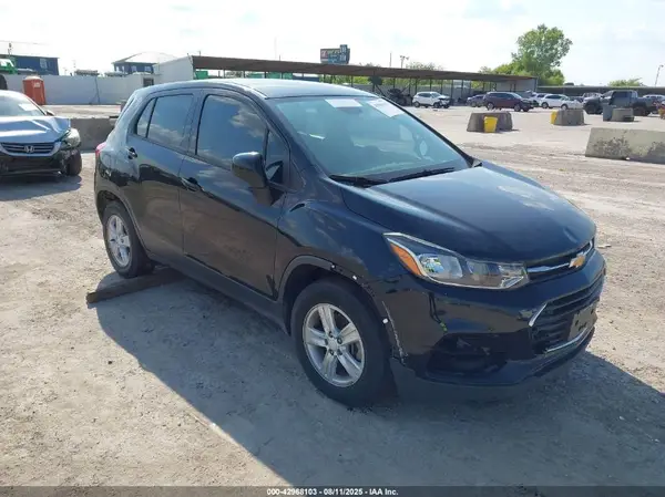 3GNCJKSB6LL300323 2020 CHEVROLET TRAX - Image 1