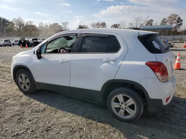 3GNCJKSB6LL305215 2020 CHEVROLET TRAX - Image 2