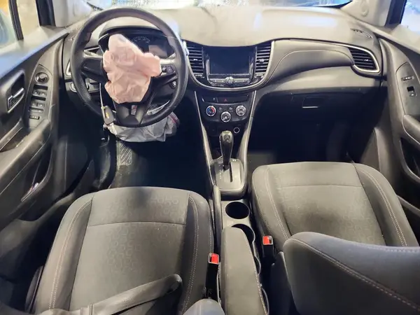 3GNCJKSB6LL306588 2020 CHEVROLET TRAX - Image 8