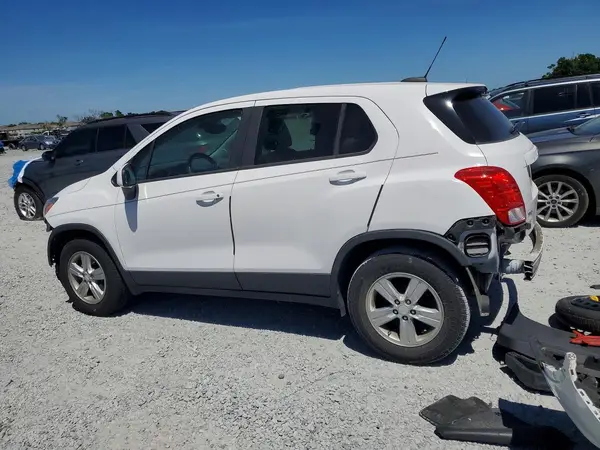 3GNCJKSB6LL307563 2020 CHEVROLET TRAX - Image 2