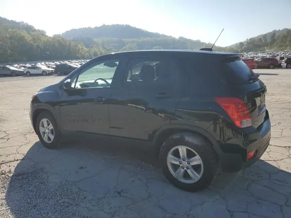 3GNCJKSB6LL340045 2020 CHEVROLET TRAX - Image 2