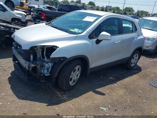 3GNCJKSB7GL224200 2016 CHEVROLET TRAX - Image 2