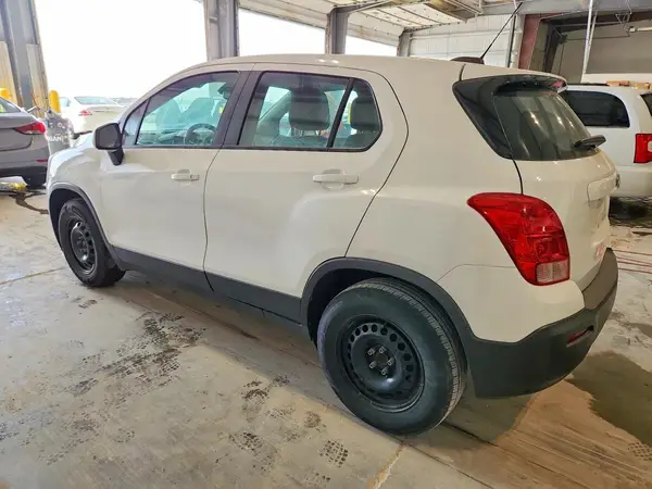 3GNCJKSB7GL258721 2016 CHEVROLET TRAX - Image 2