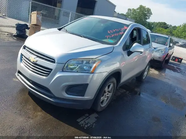 3GNCJKSB7GL272117 2016 CHEVROLET TRAX - Image 2