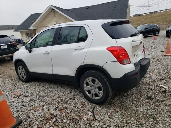 3GNCJKSB7GL275079 2016 CHEVROLET TRAX - Image 2