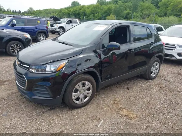 3GNCJKSB7HL145174 2017 CHEVROLET TRAX - Image 2