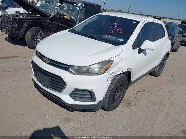 3GNCJKSB7HL159110 2017 CHEVROLET TRAX - Image 2