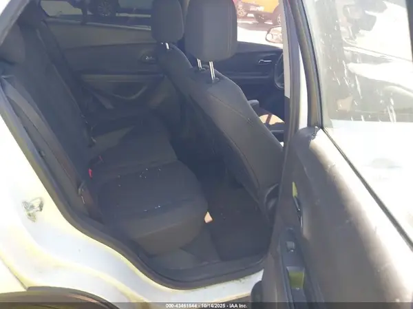 3GNCJKSB7HL159110 2017 CHEVROLET TRAX - Image 8