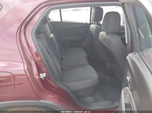 3GNCJKSB7HL169071 2017 CHEVROLET TRAX - Image 8