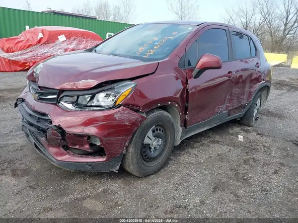 3GNCJKSB7HL175033 2017 CHEVROLET TRAX - Image 2