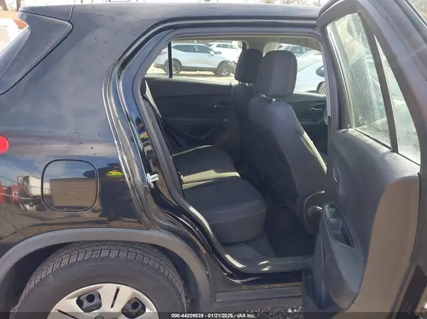 3GNCJKSB7HL184699 2017 CHEVROLET TRAX - Image 8