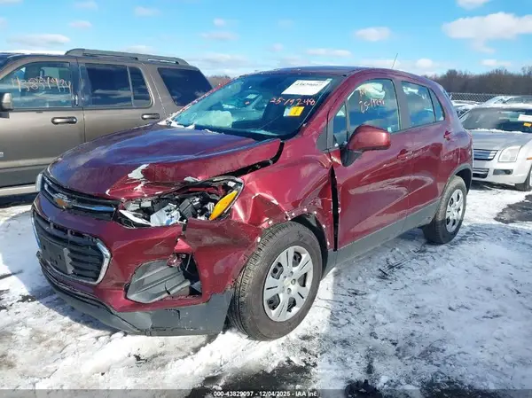 3GNCJKSB7HL199882 2017 CHEVROLET TRAX - Image 2