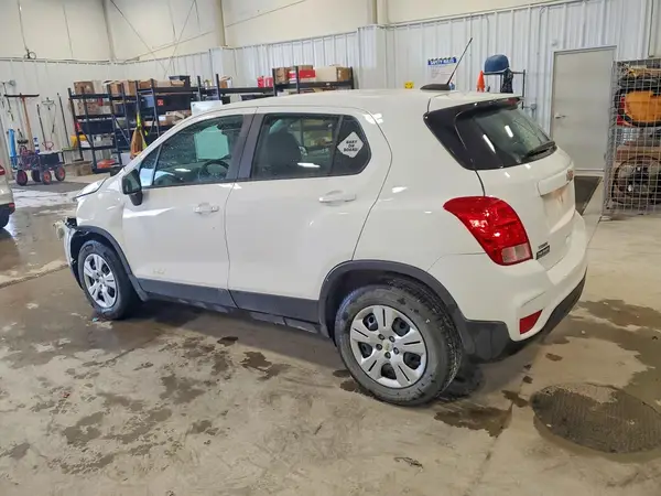 3GNCJKSB7HL209178 2017 CHEVROLET TRAX - Image 2