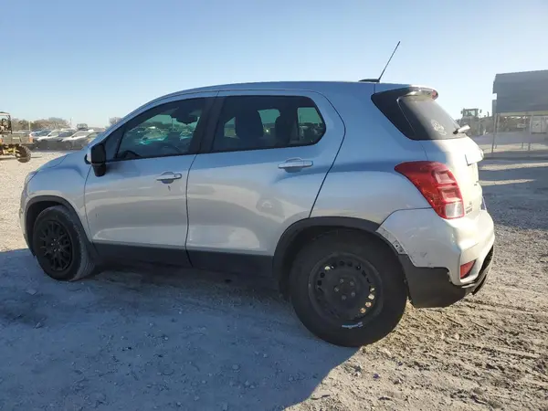 3GNCJKSB7HL212310 2017 CHEVROLET TRAX - Image 2