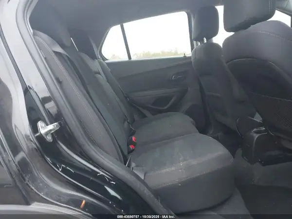 3GNCJKSB7HL235666 2017 CHEVROLET TRAX - Image 8