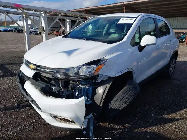 3GNCJKSB7HL239345 2017 CHEVROLET TRAX - Image 2