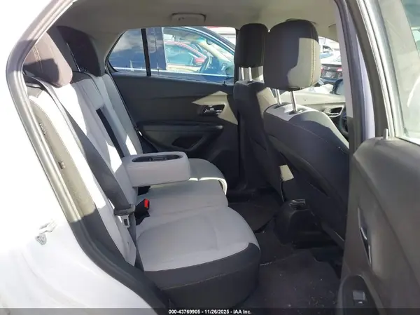 3GNCJKSB7HL239345 2017 CHEVROLET TRAX - Image 8