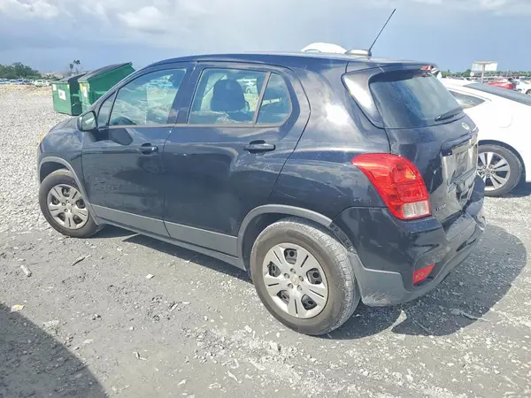 3GNCJKSB7HL256470 2017 CHEVROLET TRAX - Image 2