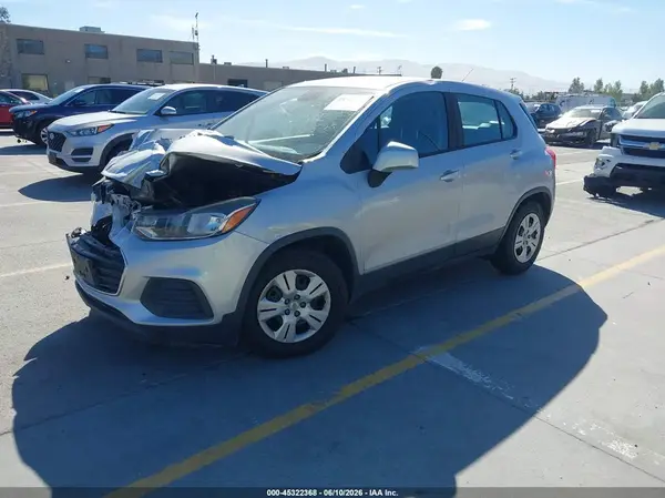3GNCJKSB7HL267128 2017 CHEVROLET TRAX - Image 2