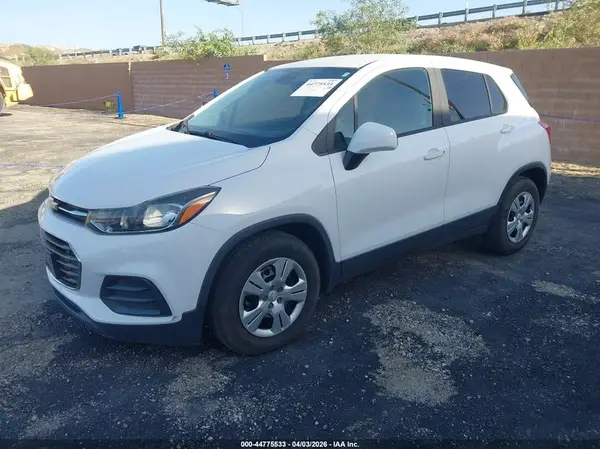 3GNCJKSB7HL269879 2017 CHEVROLET TRAX - Image 2