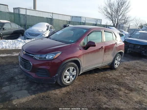 3GNCJKSB7HL270546 2017 CHEVROLET TRAX - Image 2