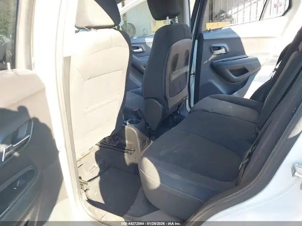 3GNCJKSB7HL270983 2017 CHEVROLET TRAX - Image 8