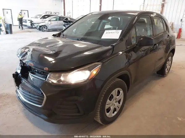 3GNCJKSB7HL271826 2017 CHEVROLET TRAX - Image 2