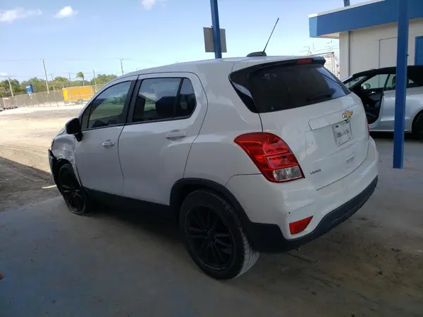 3GNCJKSB7HL272636 2017 CHEVROLET TRAX - Image 2