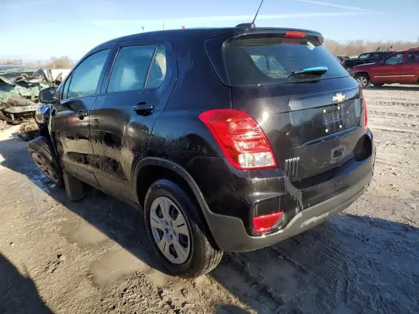 3GNCJKSB7HL273964 2017 CHEVROLET TRAX - Image 2