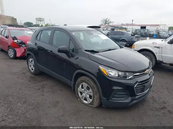 3GNCJKSB7HL274693 2017 CHEVROLET TRAX - Image 1