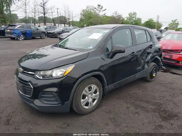 3GNCJKSB7HL274693 2017 CHEVROLET TRAX - Image 2