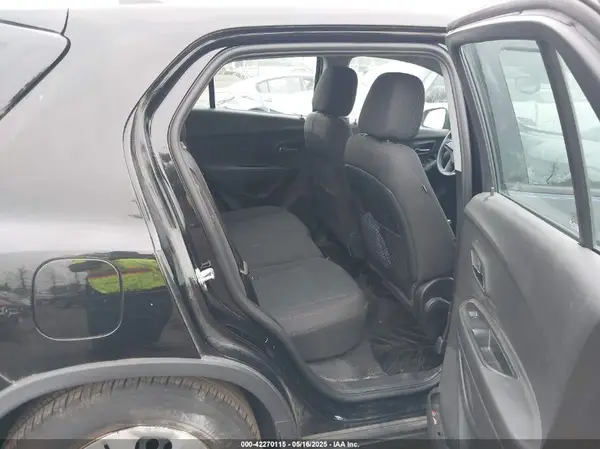 3GNCJKSB7HL274693 2017 CHEVROLET TRAX - Image 8
