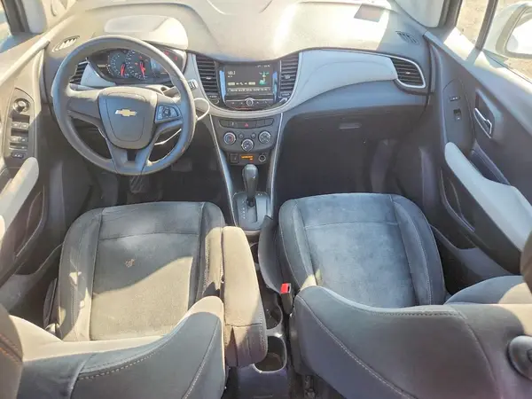 3GNCJKSB7HL275102 2017 CHEVROLET TRAX - Image 8