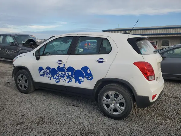 3GNCJKSB7HL278727 2017 CHEVROLET TRAX - Image 2