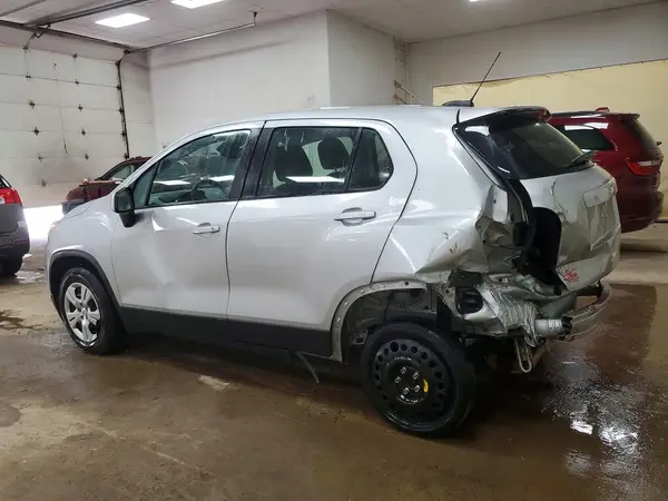 3GNCJKSB7HL281028 2017 CHEVROLET TRAX - Image 2