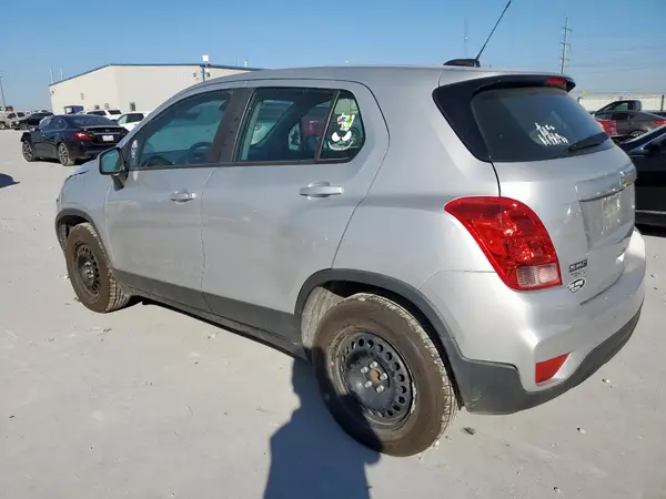 3GNCJKSB7HL287265 2017 CHEVROLET TRAX - Image 2