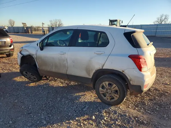 3GNCJKSB7HL290604 2017 CHEVROLET TRAX - Image 2