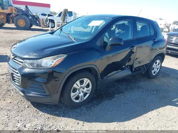3GNCJKSB7JL157248 2018 CHEVROLET TRAX - Image 2