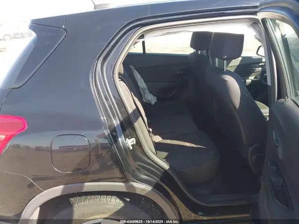 3GNCJKSB7JL157248 2018 CHEVROLET TRAX - Image 8