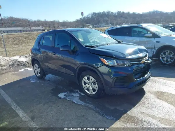 3GNCJKSB7JL166774 2018 CHEVROLET TRAX - Image 1