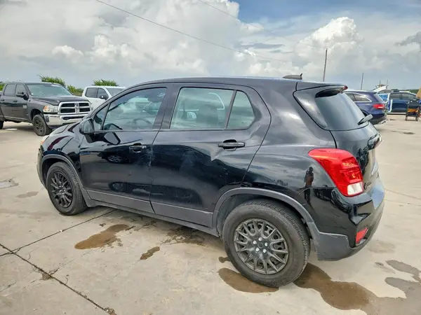 3GNCJKSB7JL189407 2018 CHEVROLET TRAX - Image 2