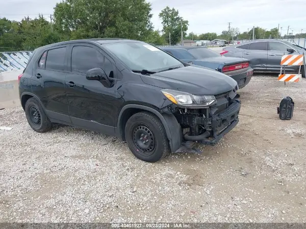 3GNCJKSB7JL205587 2018 CHEVROLET TRAX - Image 1