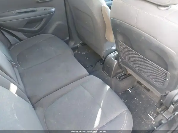 3GNCJKSB7JL207226 2018 CHEVROLET TRAX - Image 8