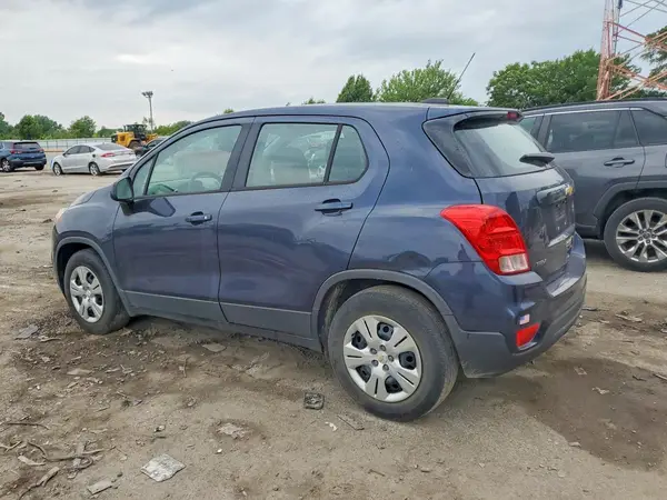 3GNCJKSB7JL221840 2018 CHEVROLET TRAX - Image 2
