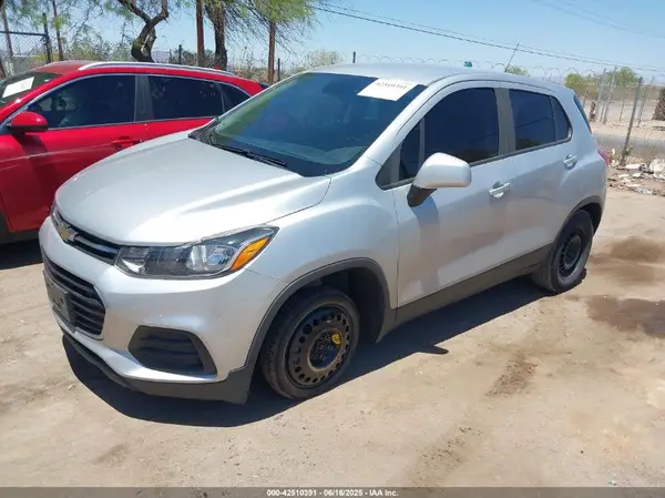 3GNCJKSB7JL222499 2018 CHEVROLET TRAX - Image 2