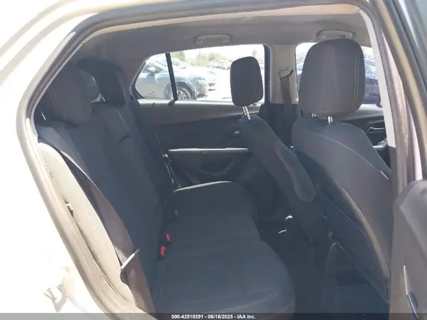 3GNCJKSB7JL222499 2018 CHEVROLET TRAX - Image 8