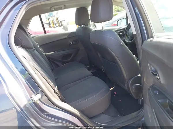 3GNCJKSB7JL240694 2018 CHEVROLET TRAX - Image 8
