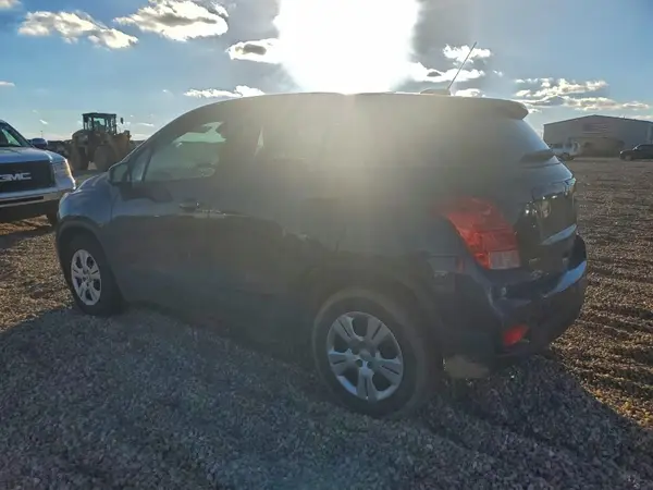 3GNCJKSB7JL243241 2018 CHEVROLET TRAX - Image 2