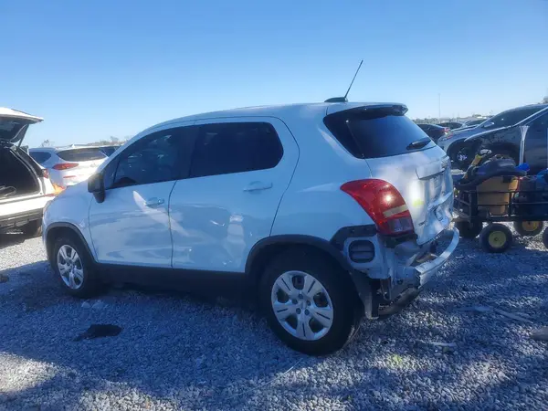 3GNCJKSB7JL331030 2018 CHEVROLET TRAX - Image 2