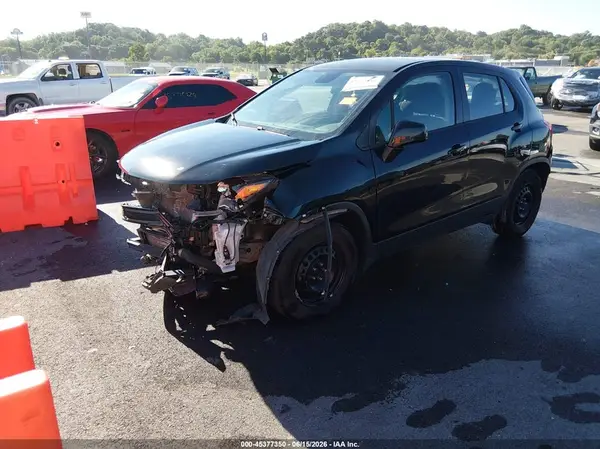 3GNCJKSB7JL350368 2018 CHEVROLET TRAX - Image 2